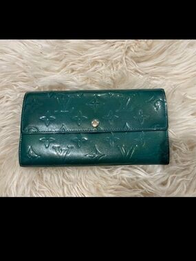 Authentic Louis Vuitton Verde Vernis Continental Wallet